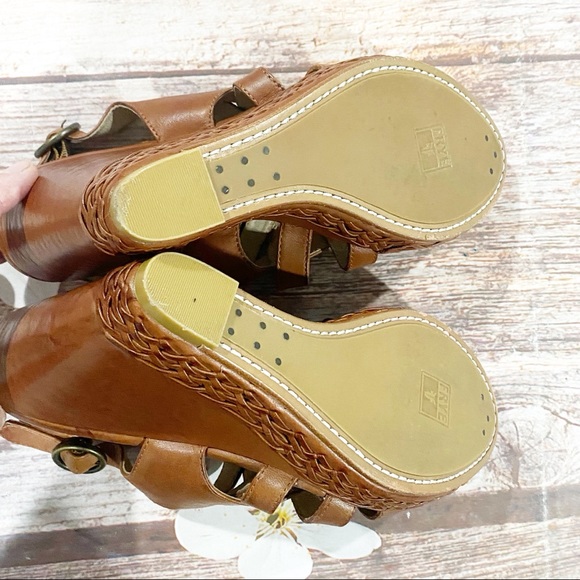 Frye 'Corrina Strappy' Wedge - Picture 5 of 6